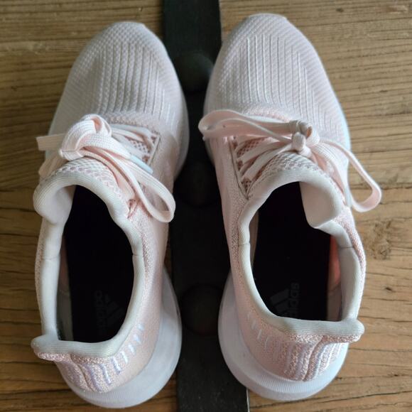 ADIDAS Swift Run 1.0 Sneakers sz 7.5 - Picture 2 of 8